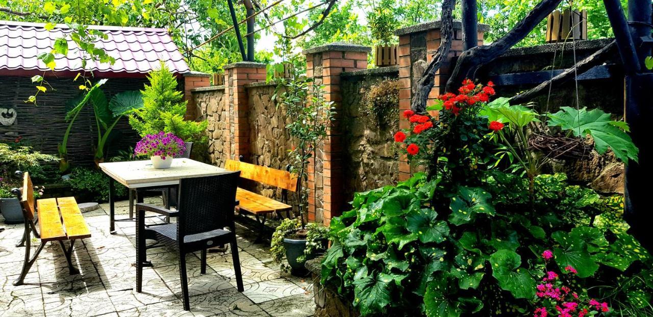 Green House In Batumi Exterior foto